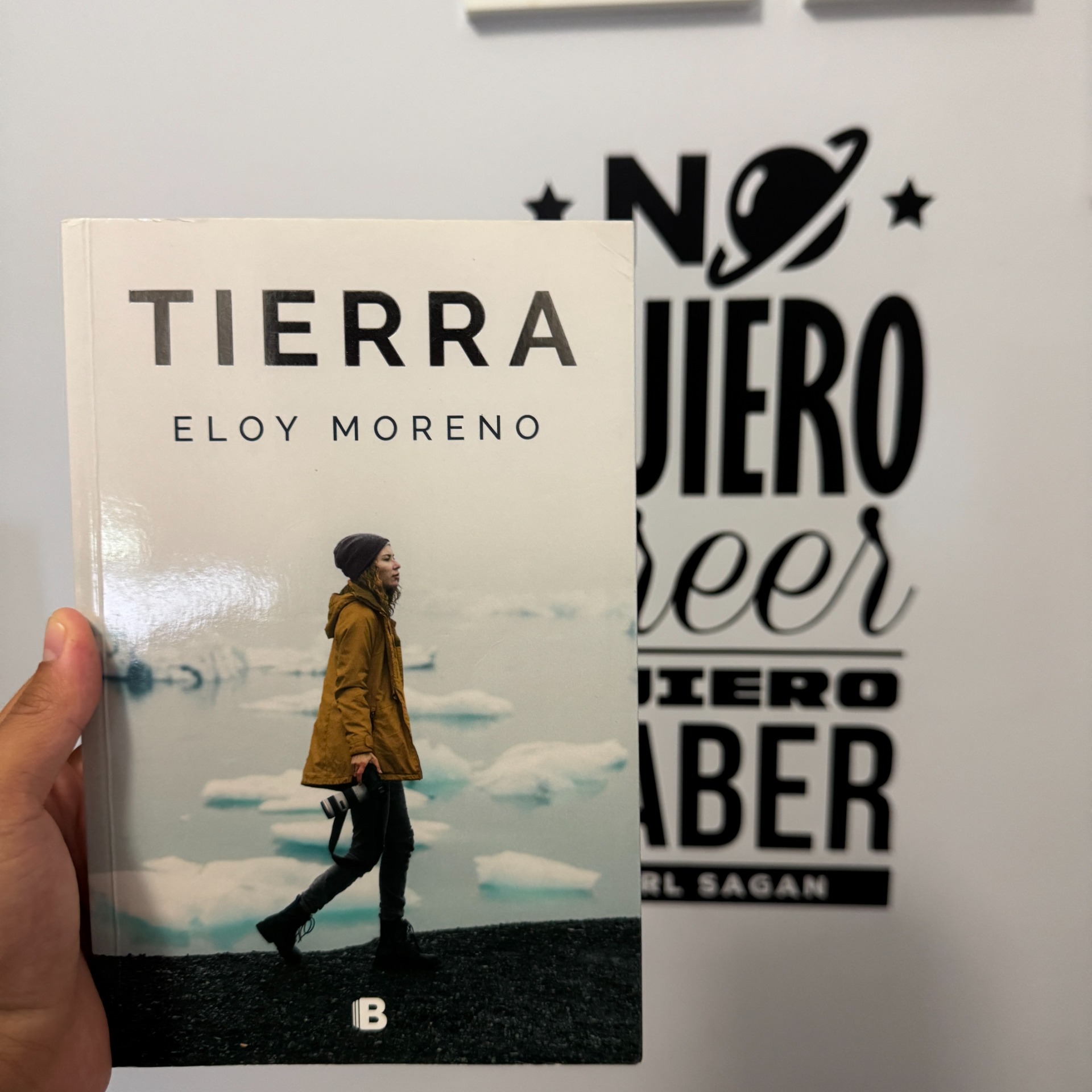 Tierra — Eloy Moreno. Leído durante las vacaciones de invierno de 2025/26.